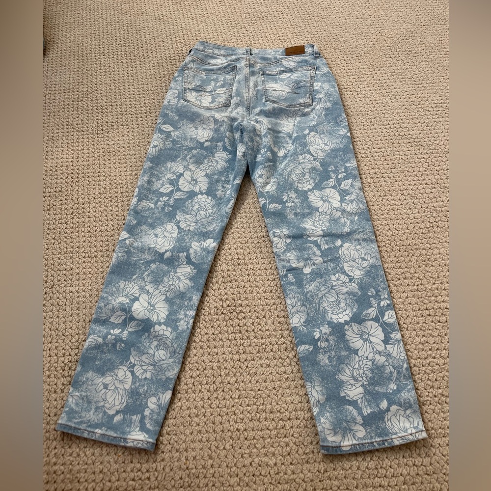 American Eagle Floral Mom Jean